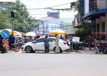 THỦ ĐÔ VIENTIANE LẬP 70 CHỐT GIAO THÔNG