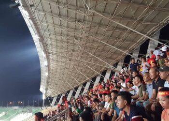 Việt Nam thắng Lào 3-0 và hình ảnh đẹp trên SVĐ QG Lào