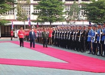 Thủ tướng Thái Lan thăm chính thức Lào