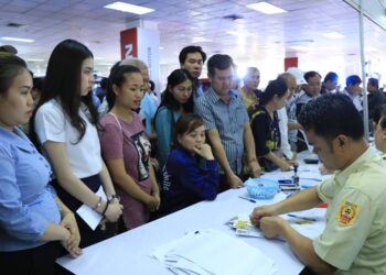 Mở điểm dịch vụ đổi bằng lái xe tại Trung tâm Thương mại Lào – ITEC trong thời gian lễ hội Thạt Luổng