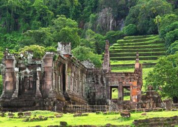 An ninh Lào đề xuất giới hạn du lịch tự phát và phương tiện du lịch chưa cấp phép