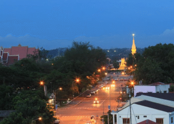 4. Thủ đô Viêng Chăn cầu cứu Chính phủ giúp xử lý nợ nần