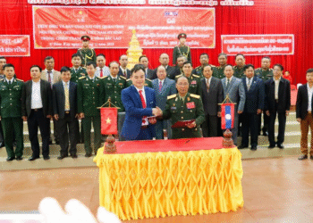 Tỉnh U Đôm Xay làm lễ trao trả hài cốt chiến sĩ tình nguyện Việt Nam về nước