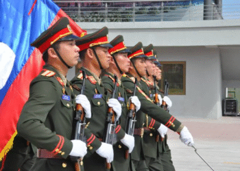 Hội chợ triển lãm hàng hóa và sản phẩm quân nhu nhân dịp chào mừng 70 năm thành lập Quân đội Nhân dân Lào
