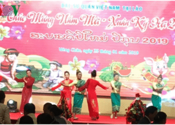 Đại sứ quán Việt Nam tại Lào tổ chức tiệc mừng xuân 2019