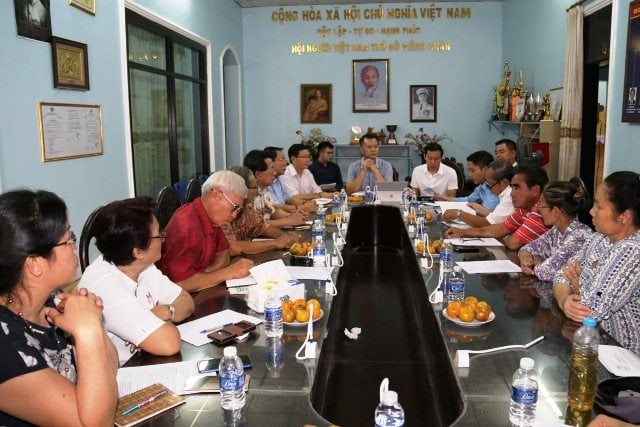 Tin vui với cộng đồng, ban tư vấn pháp lý cho người Việt Nam tại Lào đã được thành lập