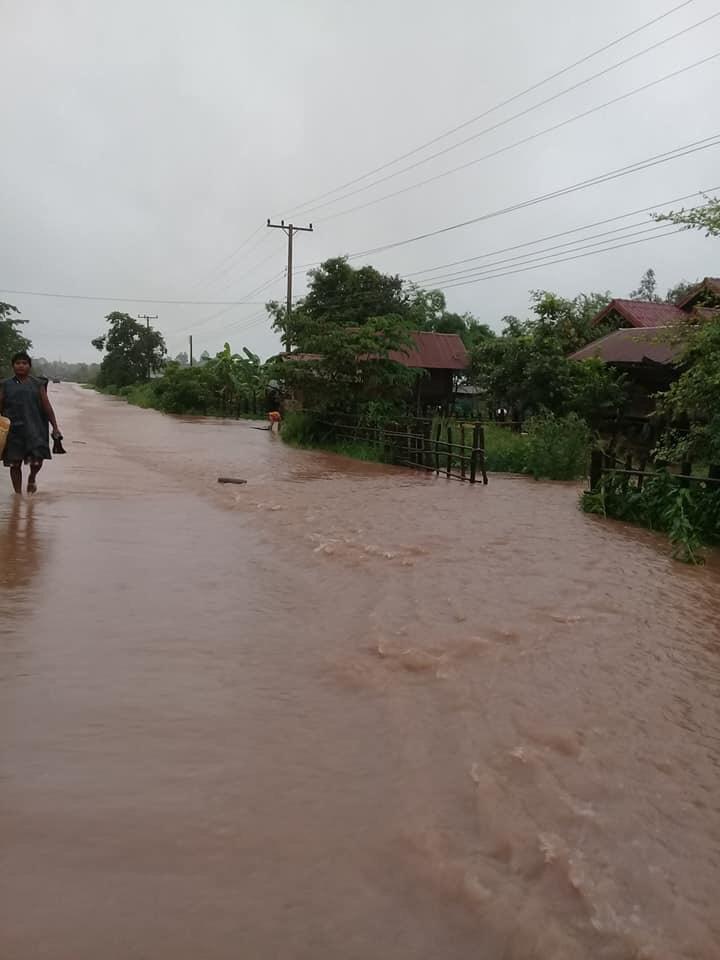 Huyện Sanamxay, Attapeu bị ngập lụt do mưa lớn