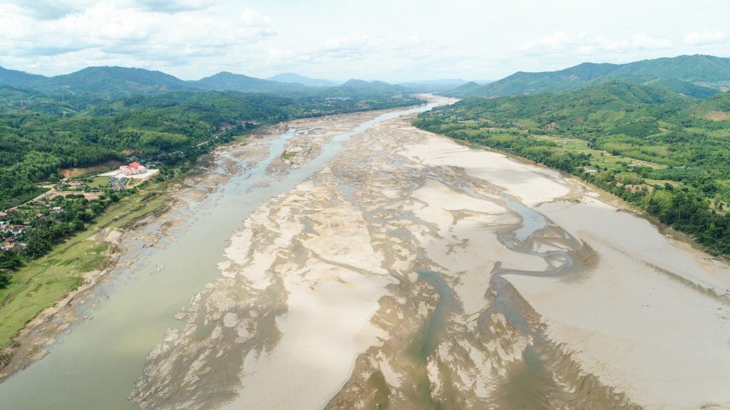 Nước sông Mekong tại thủ đô Viêng Chăn xuống thấp kỷ lục