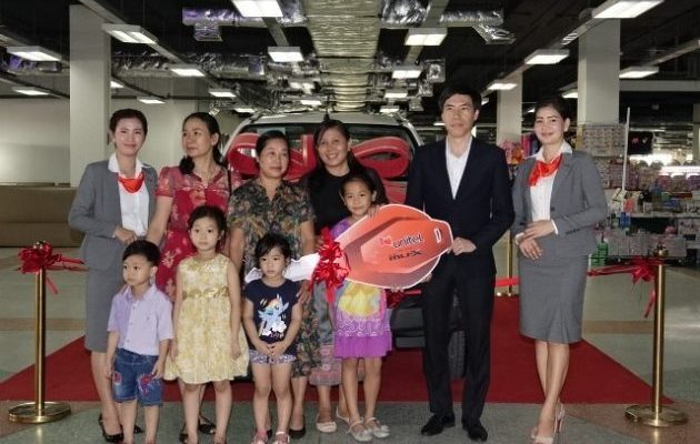 Unitel tổ chức trao xe ô tô cho khách cào thẻ trúng thưởng