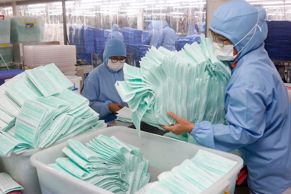 2 triệu khẩu trang nhập khẩu từ Việt Nam vào Lào trong tháng 4