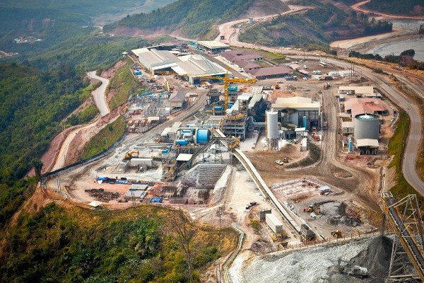 Bệnh nhân 11 khiến Lào ra lệnh tạm ngừng hoạt động khai thác mỏ và xây dựng thủy điện