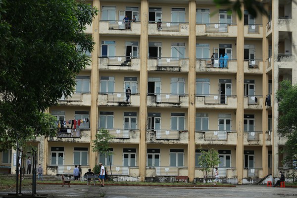 Hơn 150 lưu học sinh Lào tự ý rời khu ký túc xá không báo cáo