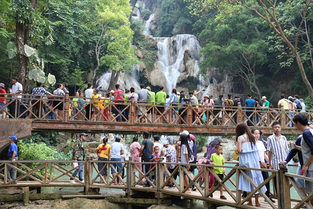 Covid-19 kéo tăng trưởng GDP Lào tụt gần một nửa