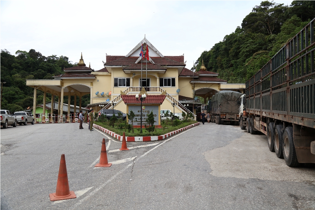 Chính phủ Lào cho phép công dân Việt Nam về nước