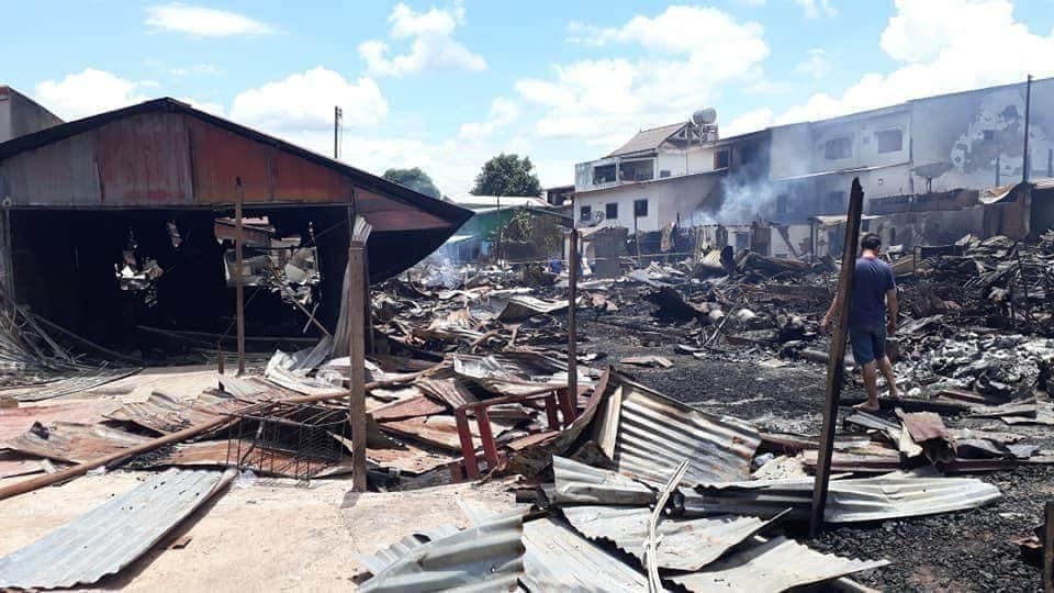 Huyện Sepon, tỉnh Savannakhet mở chợ tạm sau vụ cháy chợ biên giới Lào-Việt