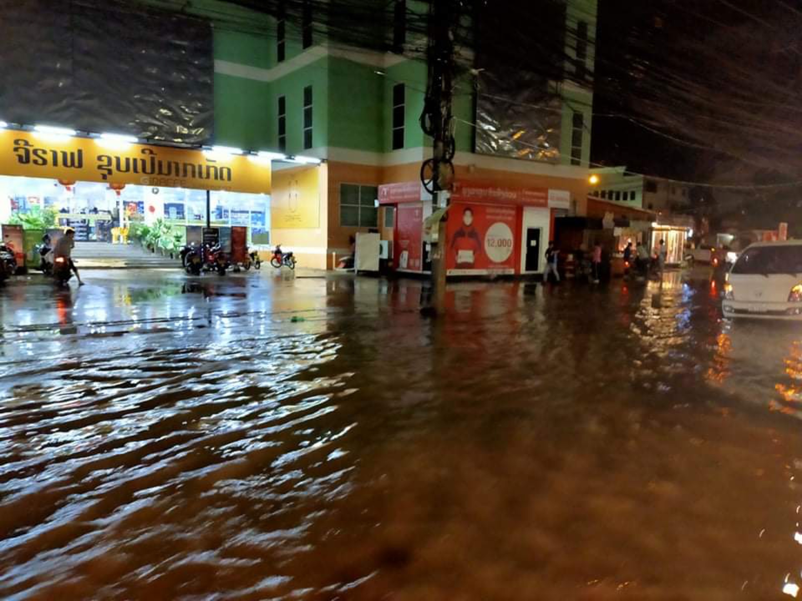 Vientiane sẽ giải quyết tình trạng ngập úng tại ngã tư That Luang
