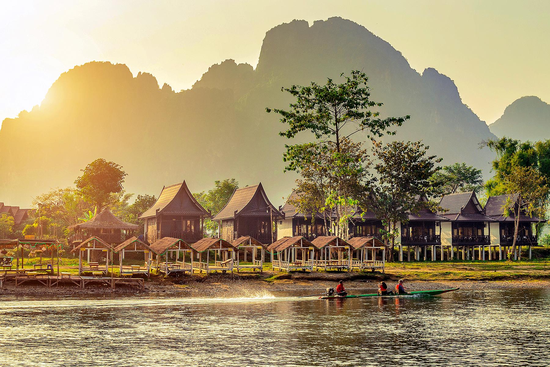 Ngành du lịch Lào duy trì nhờ khách nội địa