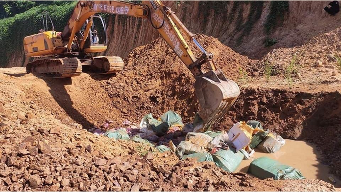 Hơn 1.5 tấn nội tạng động vật trên xe tải Việt Nam bị thu giữ, tiêu hủy tại Lào