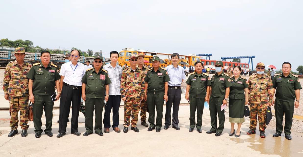Lãnh đạo Bộ Quốc phòng Lào thị sát dự án đường sắt
