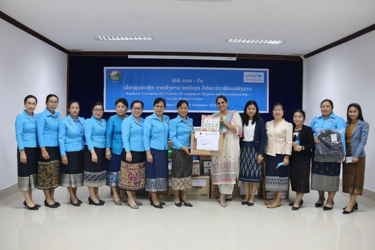 Unicef tặng trang bị, vật tư cho Hội liên hiệp Phụ nữ Lào