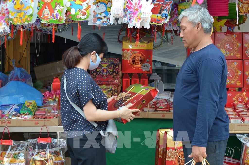 Sôi động thị trường bánh Trung thu tại Lào