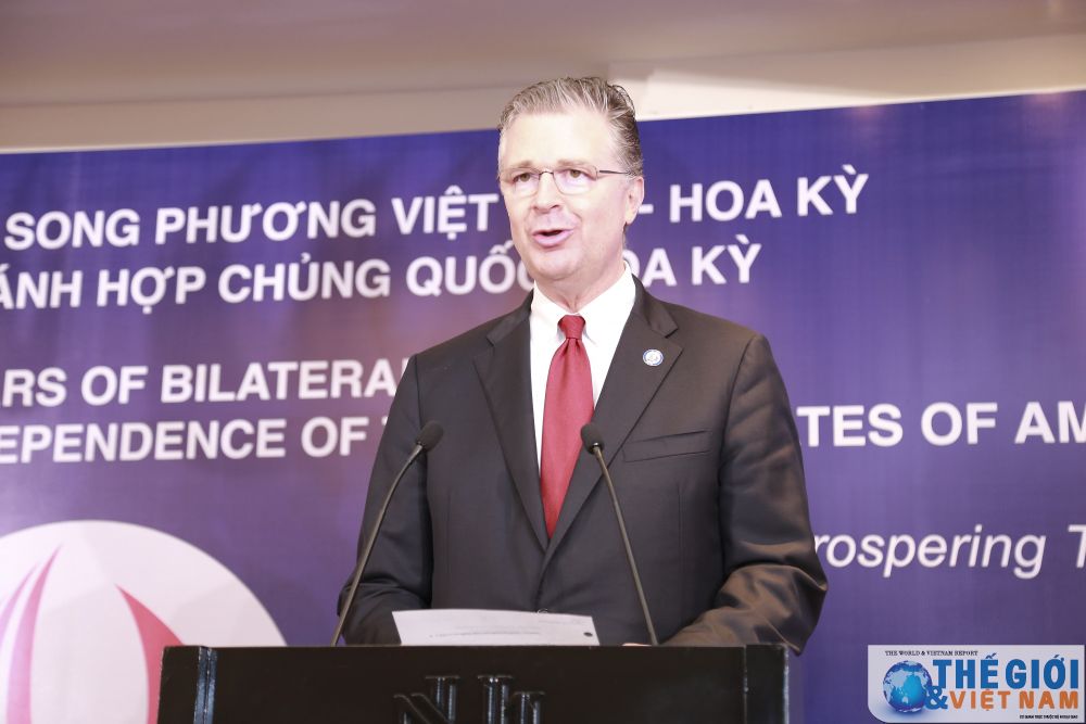 Đại sứ Hoa Kỳ Daniel Kritenbrink phát biểu tại lễ kỷ niệm quốc khánh Hoa Kỳ. (Ảnh: Trung Hiếu) Hoa Kỳ ủng hộ một Việt Nam lớn mạnh, độc lập và thịnh vượng