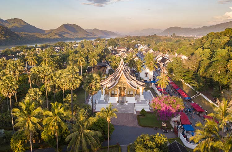 Doanh nghiệp du lịch Lào giảm giá tour để thu hút khách