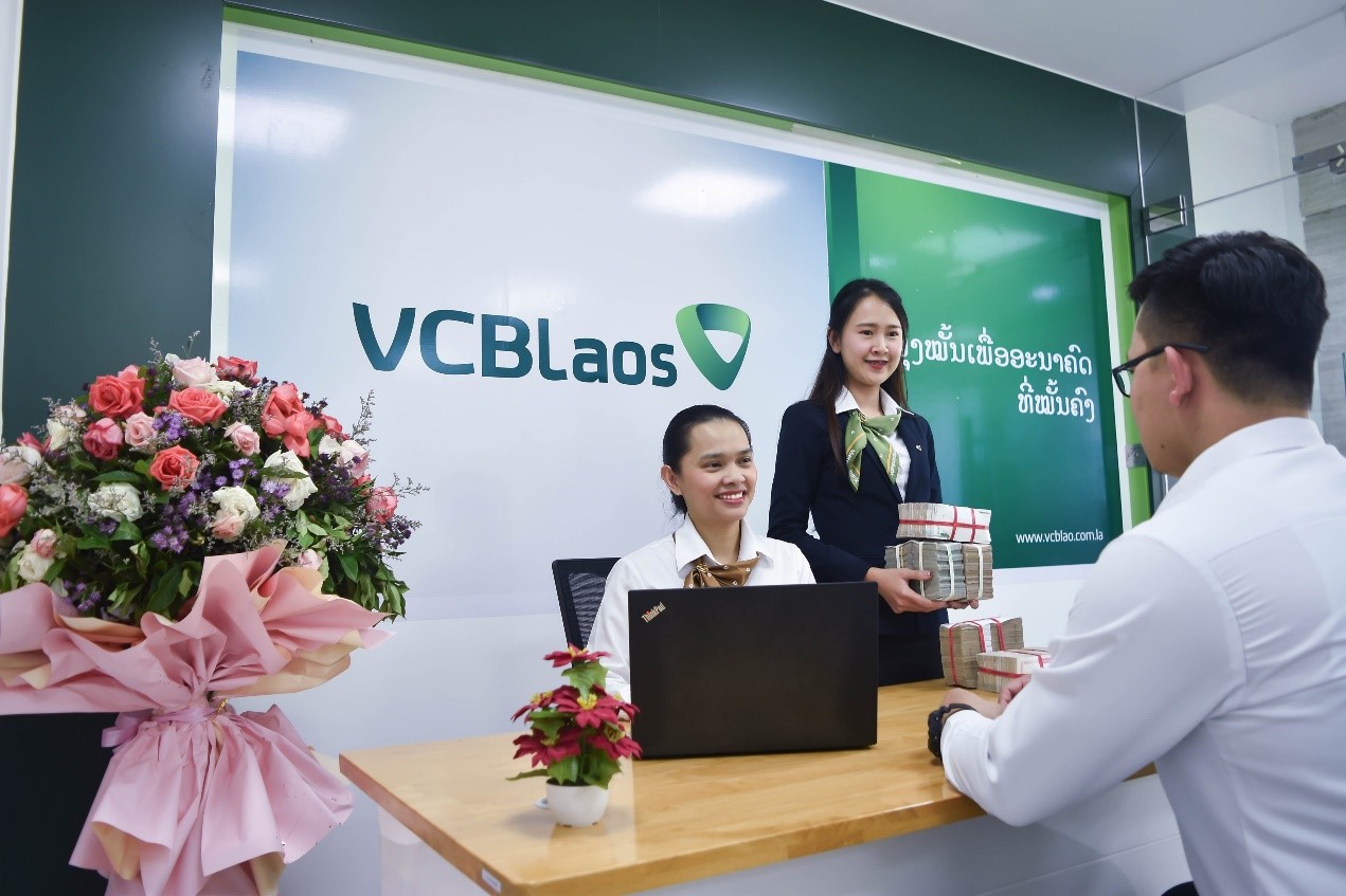 Vietcombank Lào giảm mạnh lãi suất cho vay hỗ trợ khách hàng vượt qua dịch Covid-19, tới 3,5%/năm