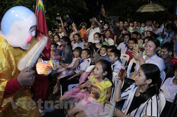 Tet Trung thu y nghia cua con em Viet kieu o thu do Vientianne cua Lao hinh anh 2