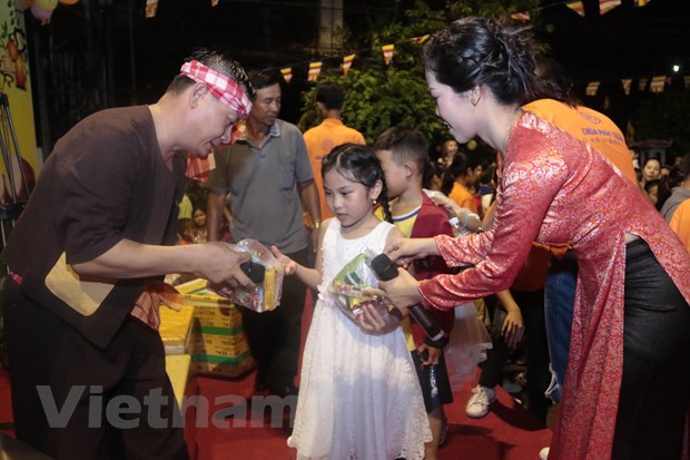 Tet Trung thu y nghia cua con em Viet kieu o thu do Vientianne cua Lao hinh anh 10
