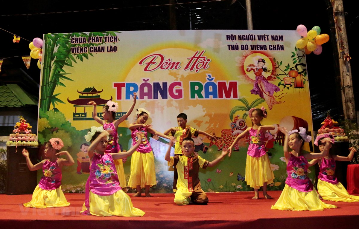 Tết Trung thu ý nghĩa của con em Việt kiều ở thủ đô Vientianne của Lào