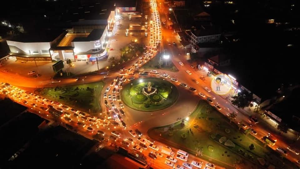 Diện mạo mới của đường phố Vientiane trước thềm Quốc khánh Lào