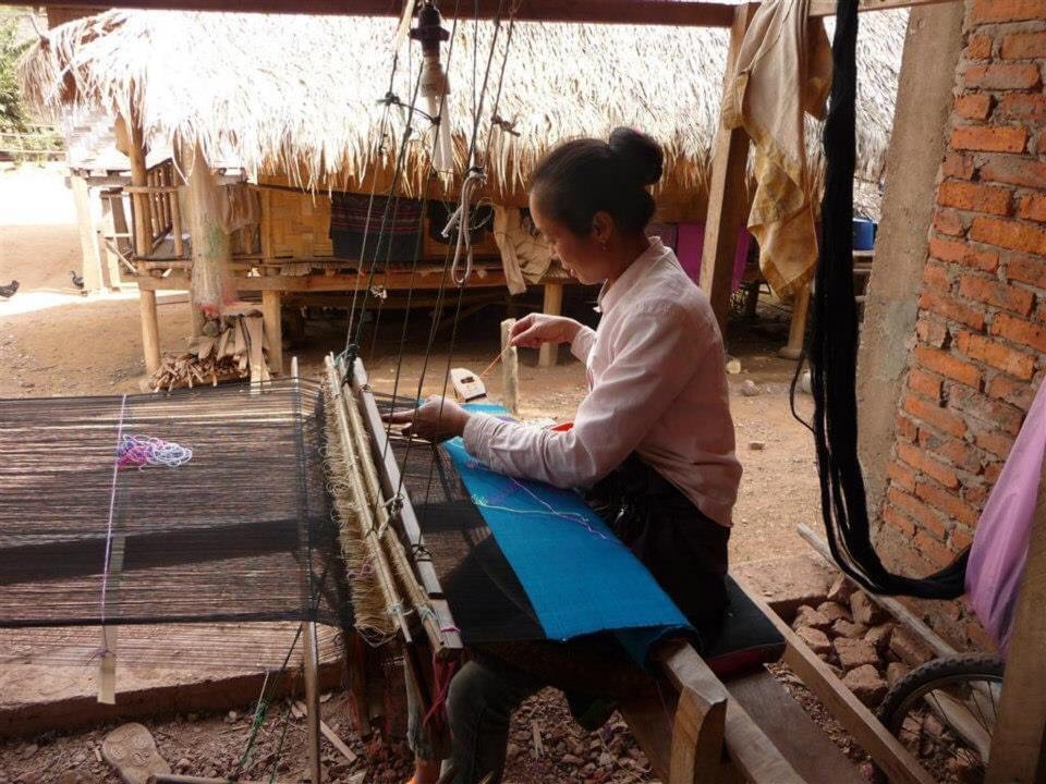 Bà mẹ Lào ở bản Tằng Cạt Nọi
