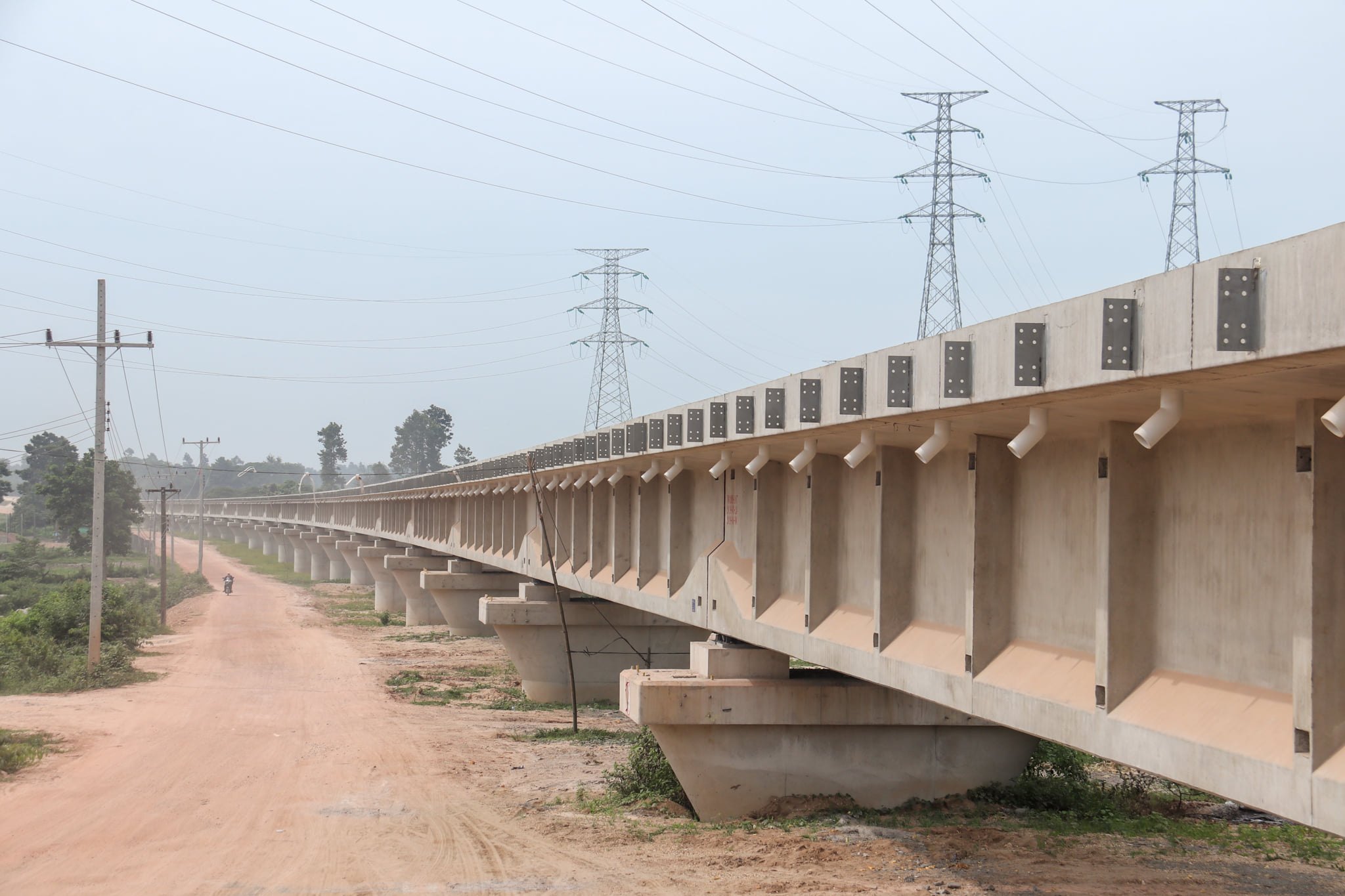 Công an Lào bắt hai chị em lừa bán 18 xe ô tô trả góp