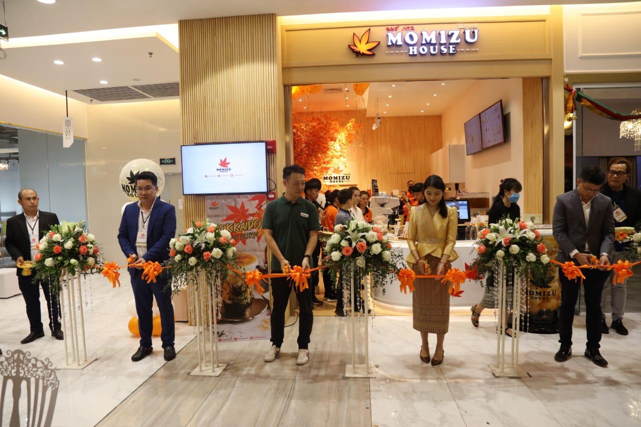 Cửa hàng nhượng quyền thương hiệu đồ uống Momizu House đầu tiên tại Lào