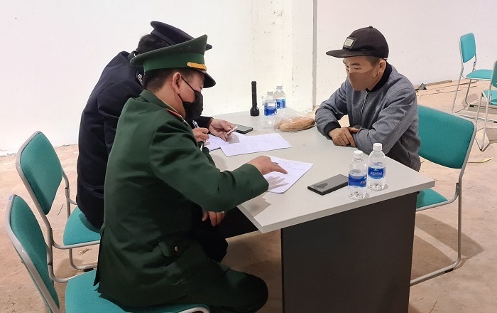 Diễn biến mới vụ bắt hơn 3 tấn pháo và gỗ quý từ Lào về Việt Nam