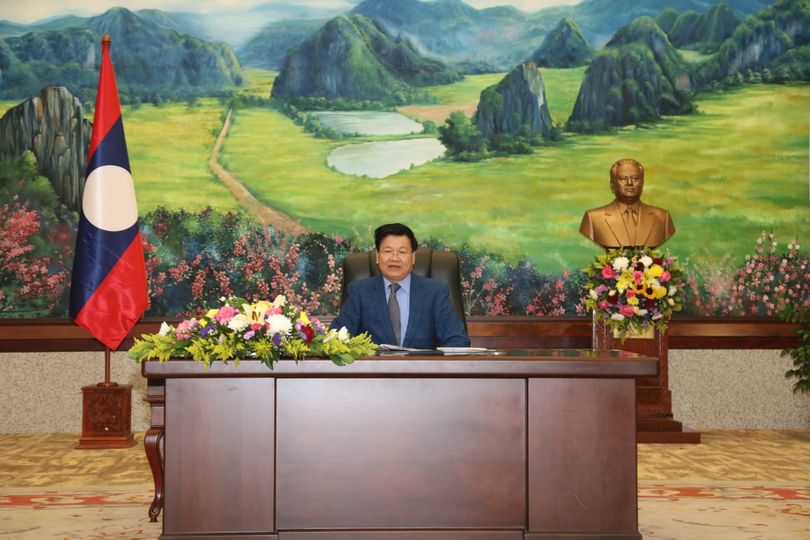Thủ tướng Lào điện đàm với Thủ tướng Thái Lan