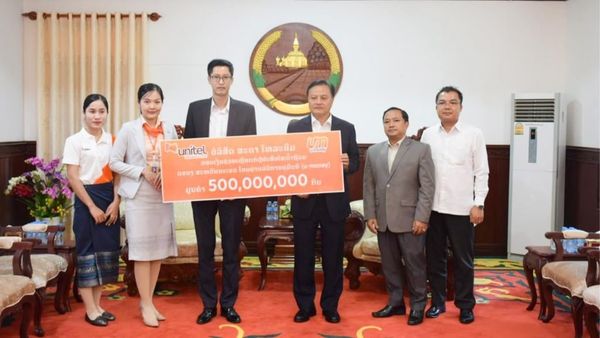 Unitel cung cấp hỗ trợ người dân Lào bị ảnh hưởng lũ lụt qua U-money