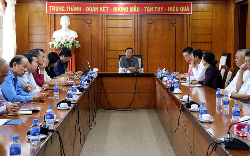 Vững tin với sự lãnh đạo của Ðảng