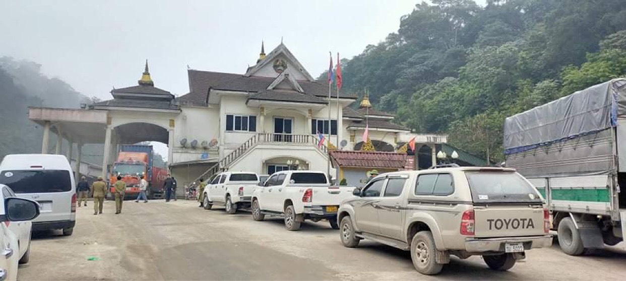 Liên vận Hội Việt Lào triển khai xe khách hỗ trợ người Việt ở Lào về nước