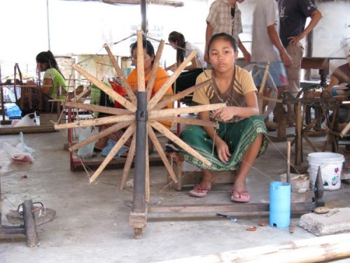 Lào muốn loại bỏ lao động trẻ em