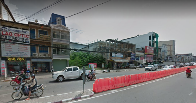 Vientiane cấm đỗ xe trên đường Nongbone