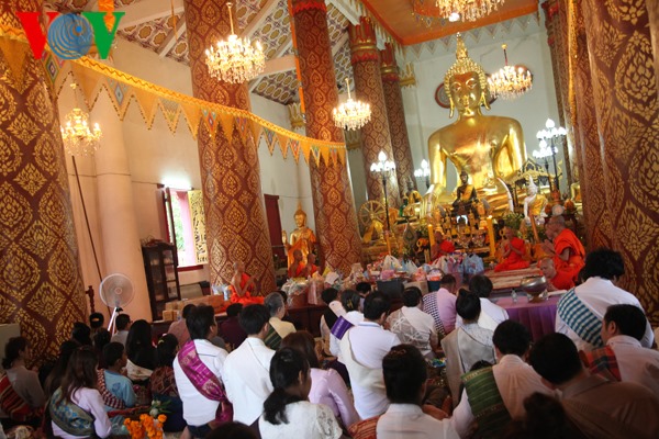 Văn hóa Lào: Lễ hội vào chay Bun Khậu P’hăn Sả
