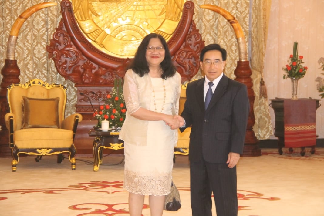 Phó Chủ tịch nước Lào tiếp đại sứ Philippines hết nhiệm kỳ