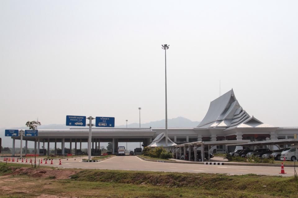 Nhiều địa phương của Lào siết chặt phòng ngừa Covid-19