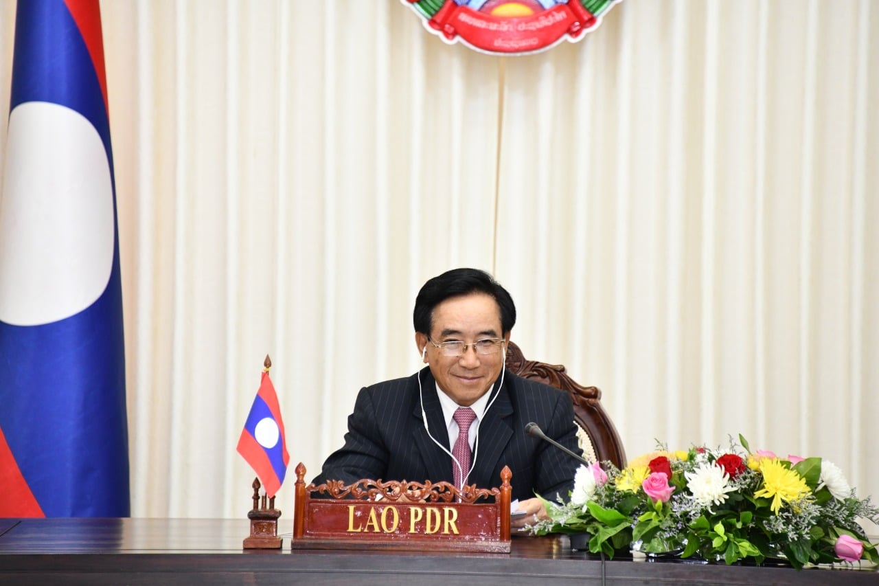 Thủ tướng Lào, Campuchia điện đàm