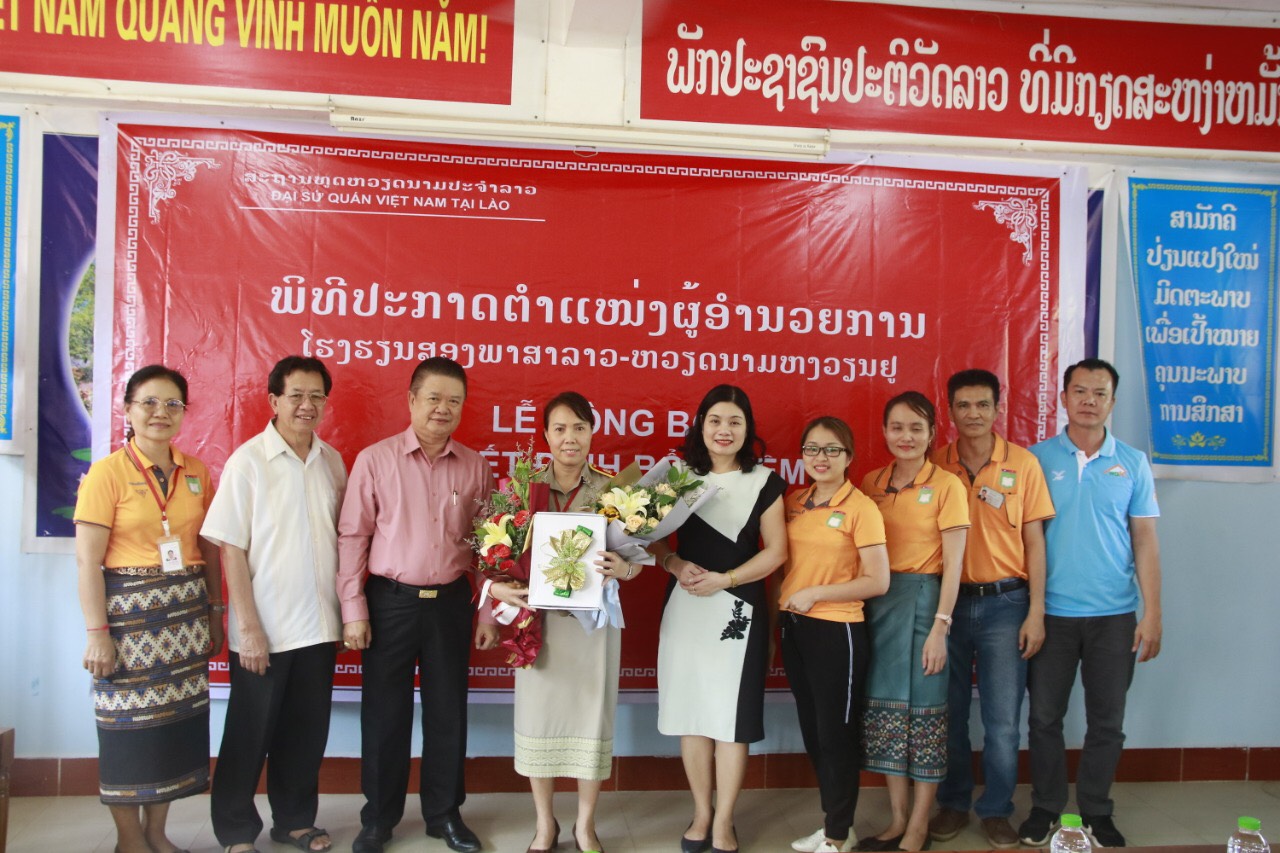 Bổ nhiệm chính thức Hiệu trưởng trường Song ngữ Lào-Việt Nam Nguyễn Du