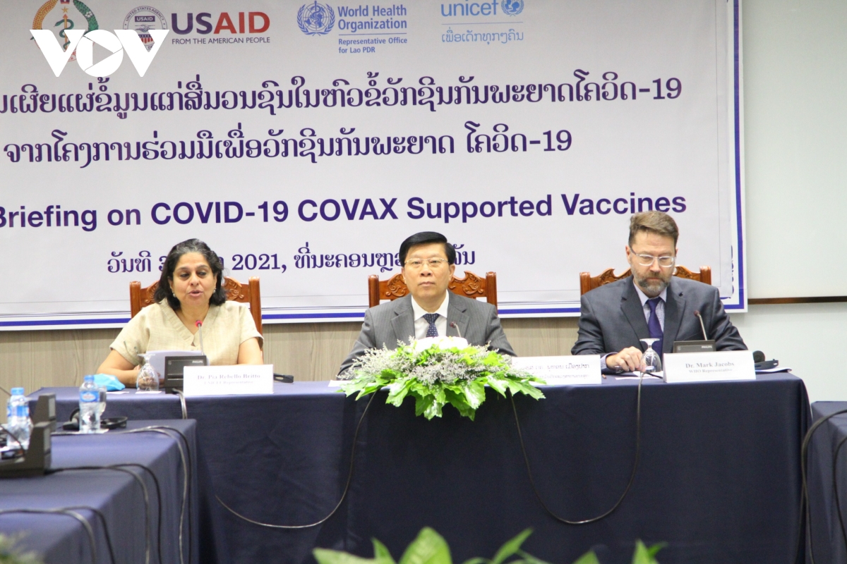 Lào đẩy mạnh truyền thông về việc sử dụng vaccine phòng chống Covid-19