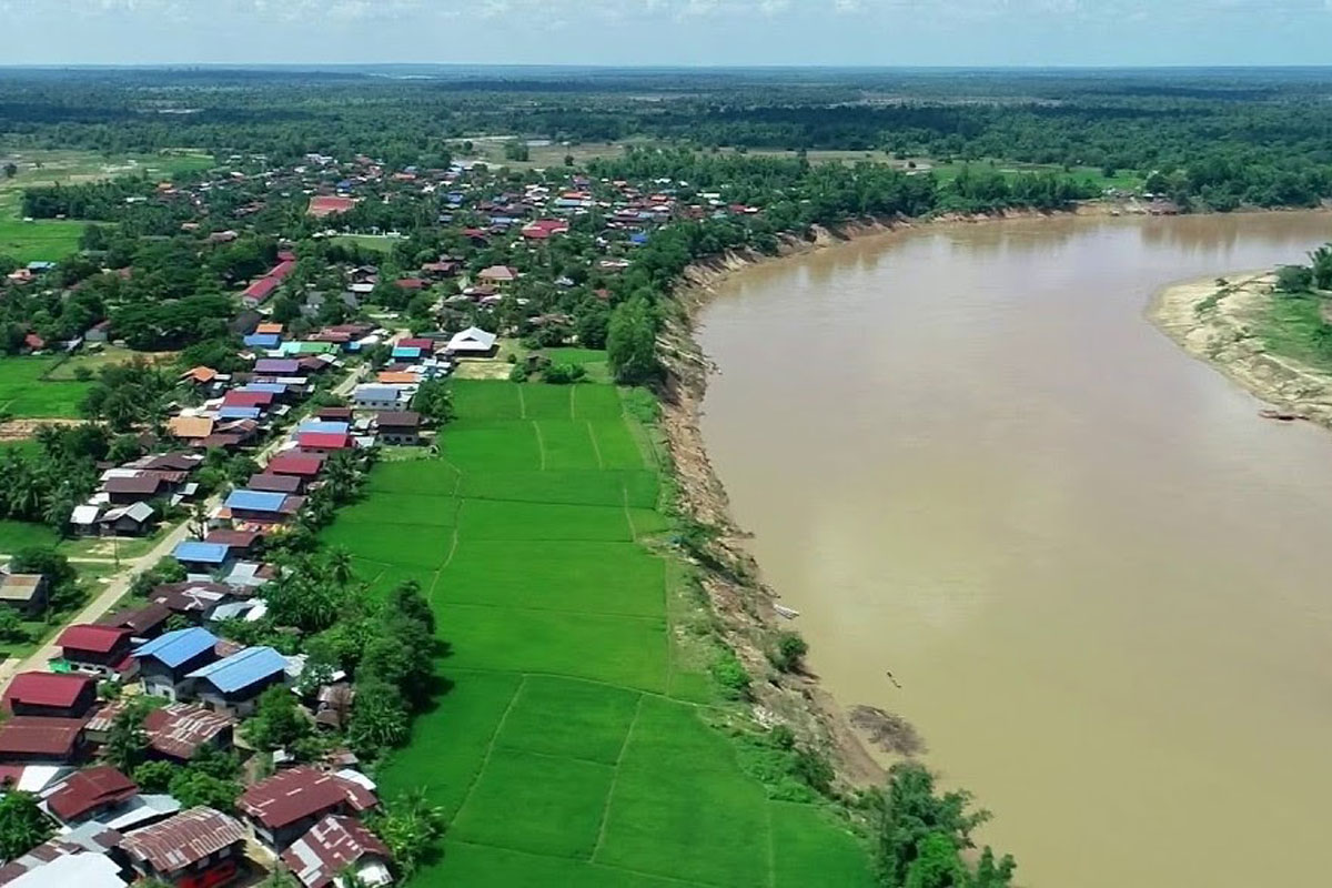 Lào có nguy cơ bùng dịch do tình trạng vượt biên trái phép