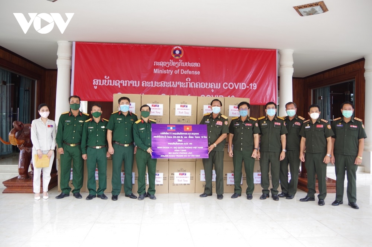 Binh đoàn 11 hỗ trợ Lào chống dịch Covid-19